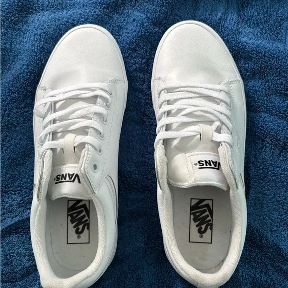 Vans Seldan Leather Shoes - Picture 4 of 4